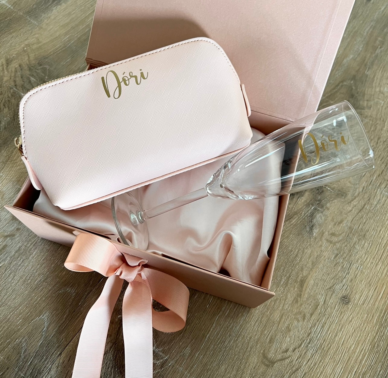 Egyedi Feliratos Neszeszer